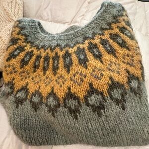 Chunky Knit Crewneck Sweater in Gray and Mustard